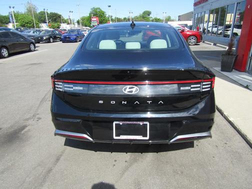Black 2025 Hyundai SONATA SEL