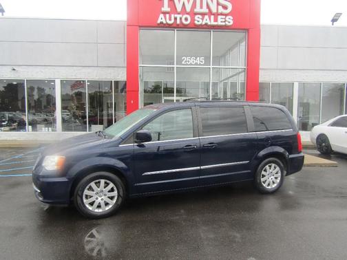 2016 Chrysler Town & Country Touring