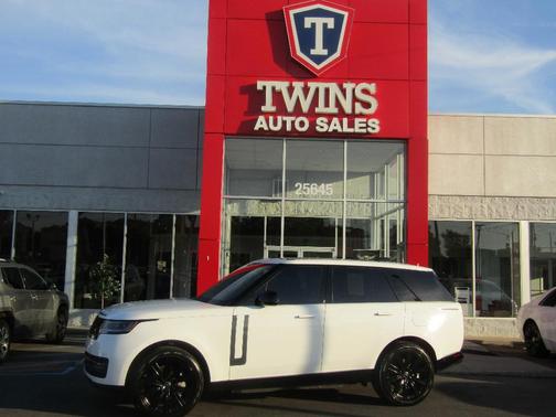 Fuji White 2025 Land Rover Range Rover P550e SE