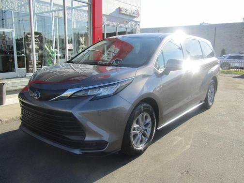 Gray 2022 Toyota Sienna LE