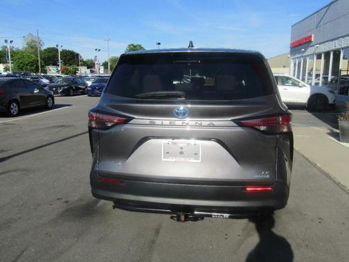 Gray 2022 Toyota Sienna LE