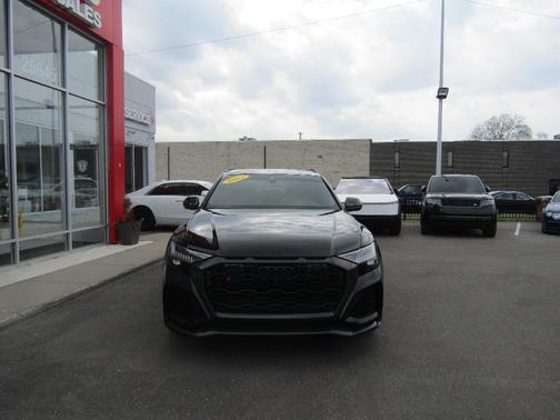 Mythos Black Metallic 2023 Audi RS Q8 4.0T quattro