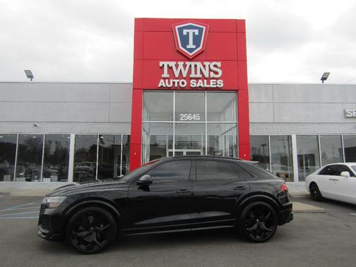 Mythos Black Metallic 2023 Audi RS Q8 4.0T quattro