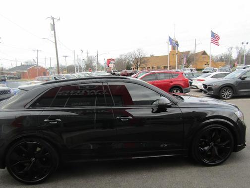 Mythos Black Metallic 2023 Audi RS Q8 4.0T quattro