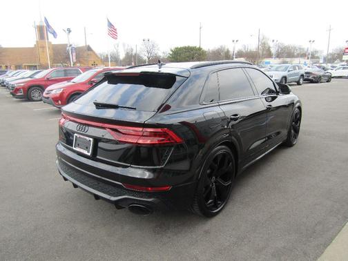 Mythos Black Metallic 2023 Audi RS Q8 4.0T quattro