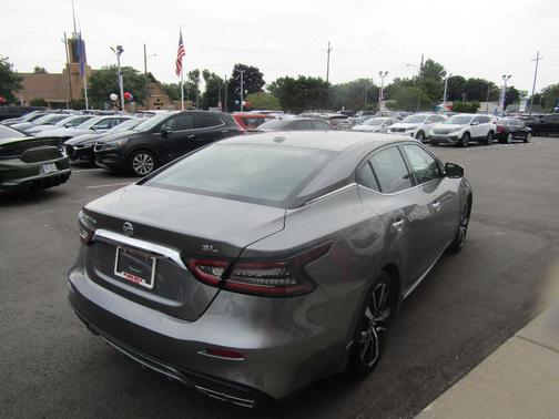 2023 Nissan Maxima SV