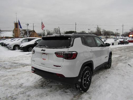 2025 Jeep Compass Trailhawk
