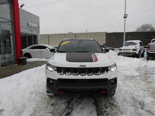 2025 Jeep Compass Trailhawk