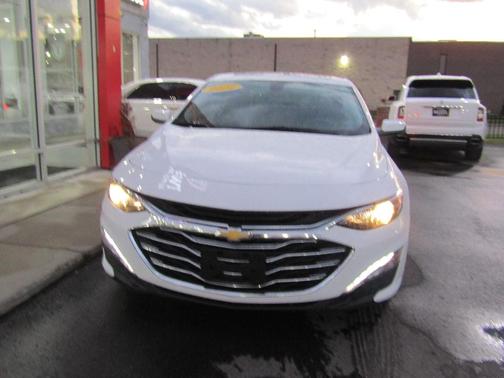 White 2022 Chevrolet Malibu LT