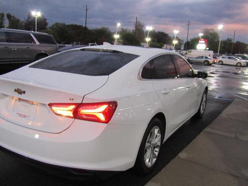 White 2022 Chevrolet Malibu LT