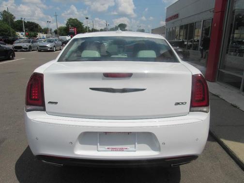 White 2020 Chrysler 300 Touring