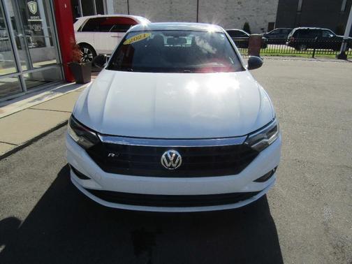Pure White 2021 Volkswagen Jetta 1.4T R-Line
