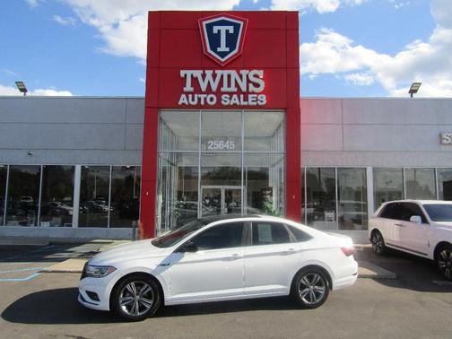 Pure White 2021 Volkswagen Jetta 1.4T R-Line