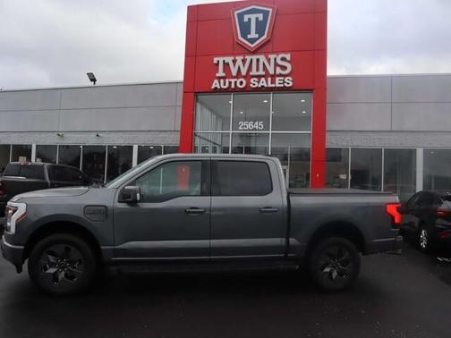 2023 Ford F-150 Lightning LARIAT
