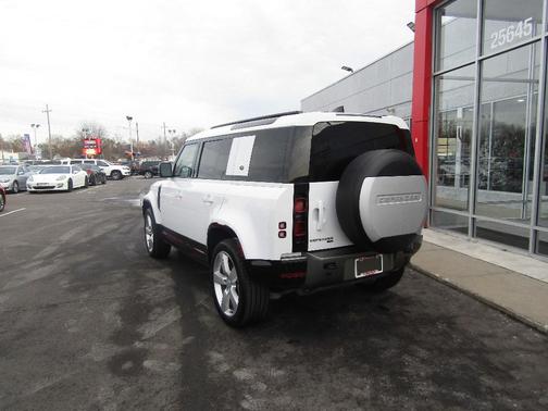 2022 Land Rover Defender 110 X-Dynamic SE