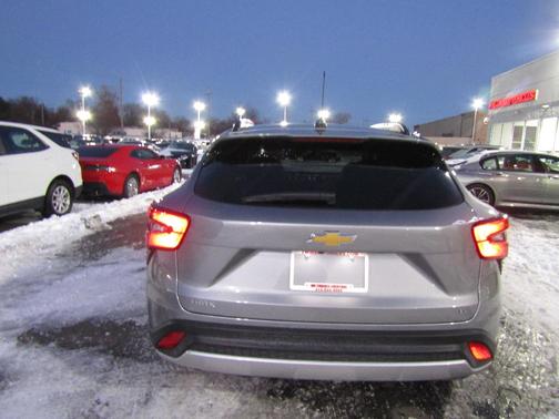 2025 Chevrolet Trax LT