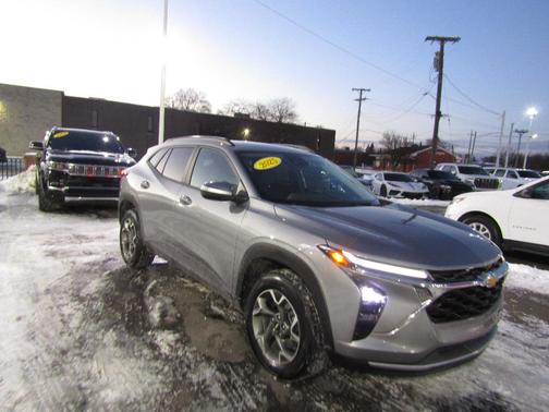 2025 Chevrolet Trax LT