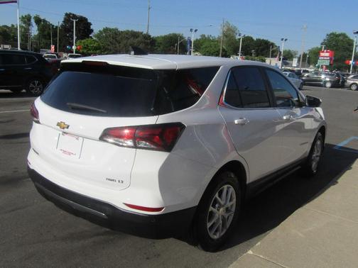 White 2024 Chevrolet Equinox LT