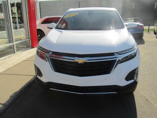 White 2024 Chevrolet Equinox LT