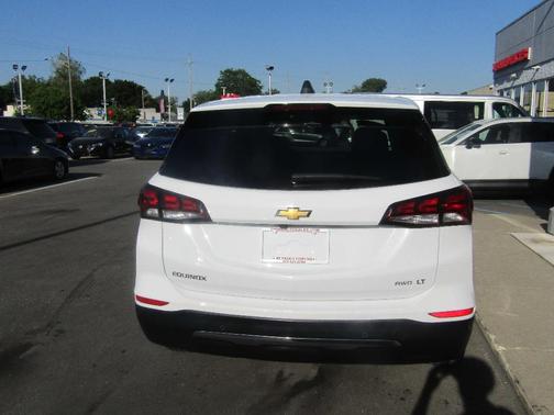 White 2024 Chevrolet Equinox LT