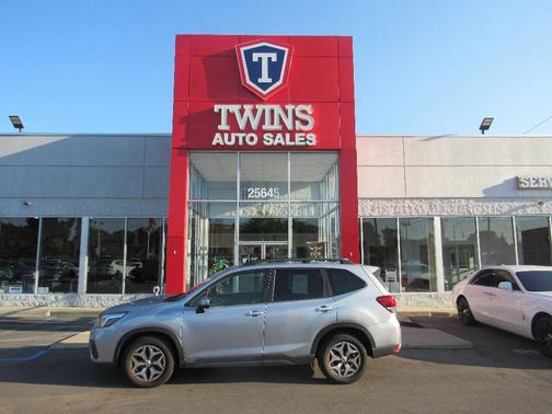 Ice Silver Metallic 2021 Subaru Forester Premium