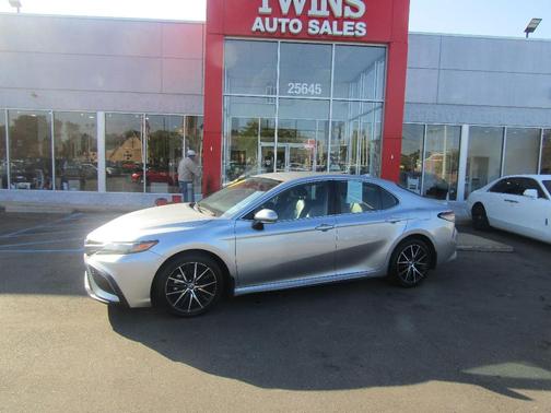 2023 Toyota Camry SE