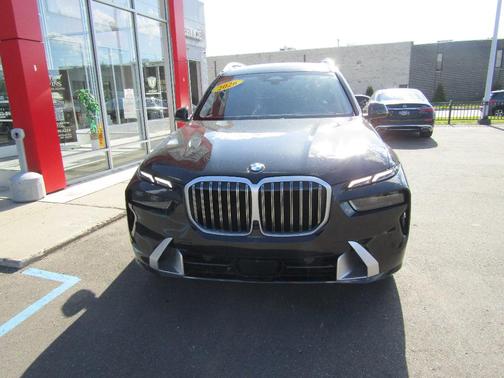 Black 2026 BMW X7 xDrive40i