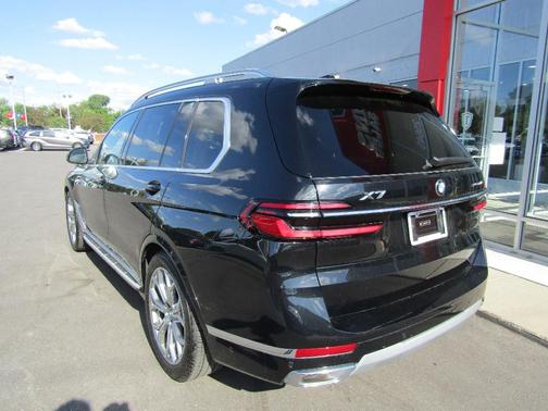 Black 2026 BMW X7 xDrive40i