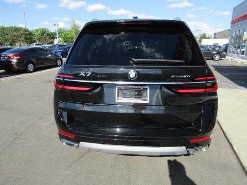 Black 2026 BMW X7 xDrive40i