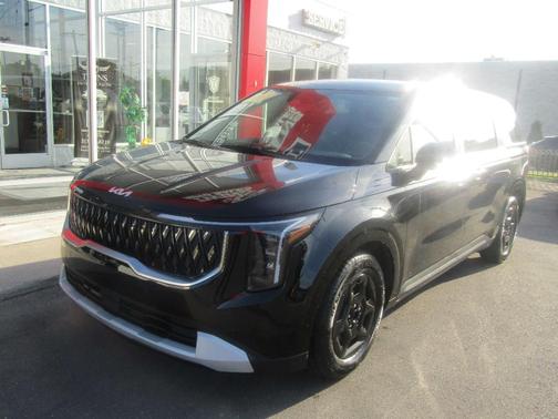Black 2025 Kia Carnival LXS