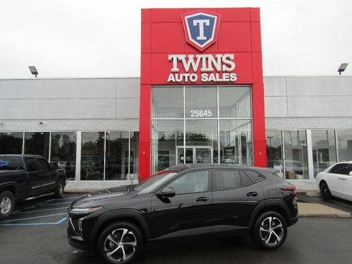 Black 2025 Chevrolet Trax 1RS