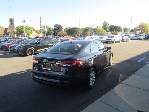 2020 Ford Fusion SE