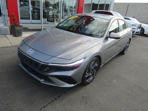 Gray 2025 Hyundai ELANTRA Limited