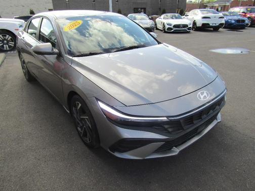 Gray 2025 Hyundai ELANTRA Limited