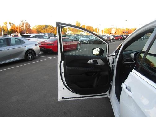 2024 Chrysler Pacifica Touring