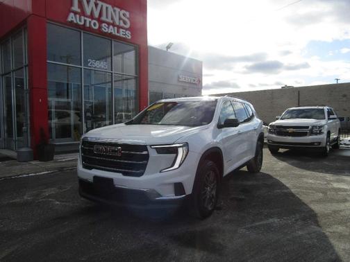 2025 GMC Acadia Elevation