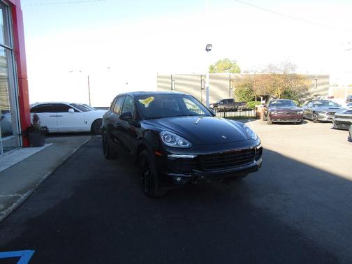 2016 Porsche Cayenne Base