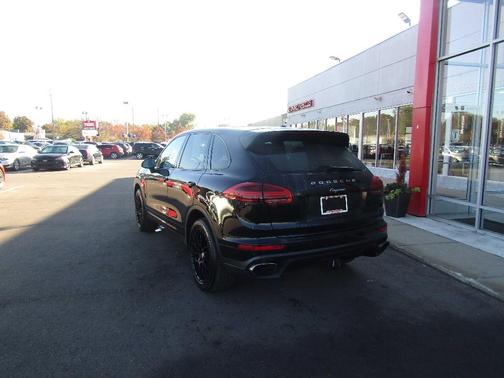 2016 Porsche Cayenne Base