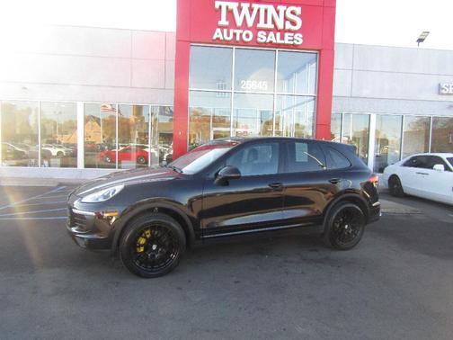 2016 Porsche Cayenne Base