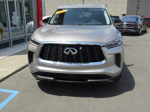 Champagne 2022 INFINITI QX60 Luxe