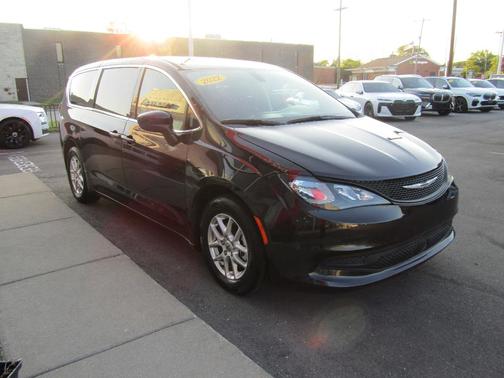 Black 2022 Chrysler Voyager LX