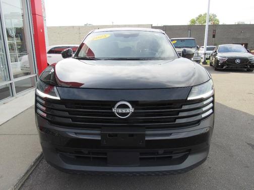 Super Black 2025 Nissan Kicks SV