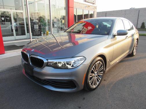 Blue 2019 BMW 530 i xDrive
