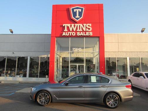 Blue 2019 BMW 530 i xDrive