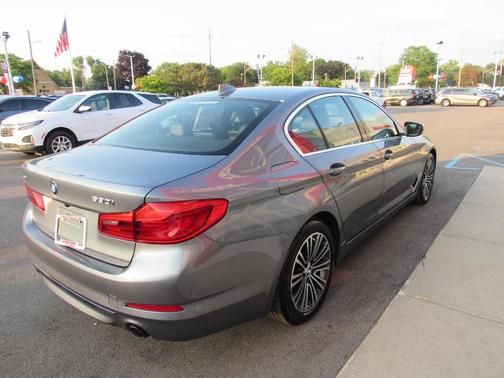 Blue 2019 BMW 530 i xDrive