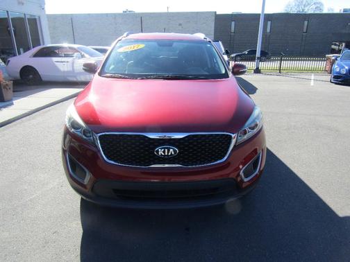 Red 2017 Kia Sorento LX