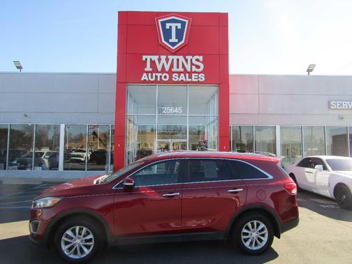 Red 2017 Kia Sorento LX