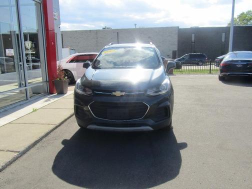 Gray 2020 Chevrolet Trax LT