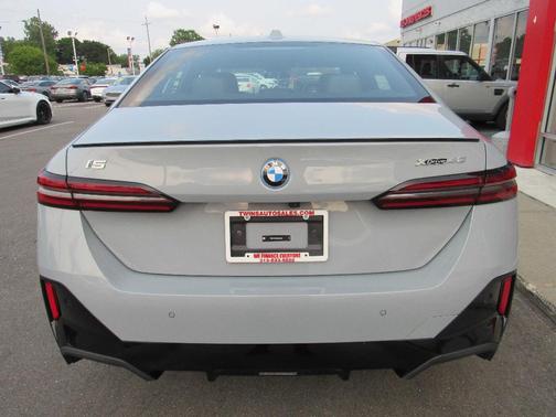 Gray 2025 BMW i5 xDrive40