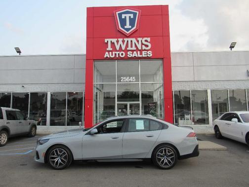 Gray 2025 BMW i5 xDrive40